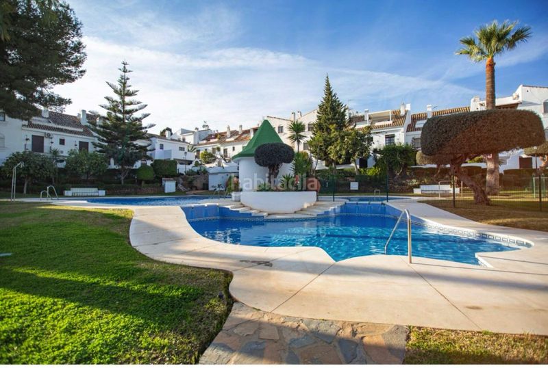 Foto f5717428-7ea0-4f0f-b4eb-b16dc968c084. Casa aparellada amb aparcament piscina a Valdeolletas - Las Cancelas - Xarblanca Marbella