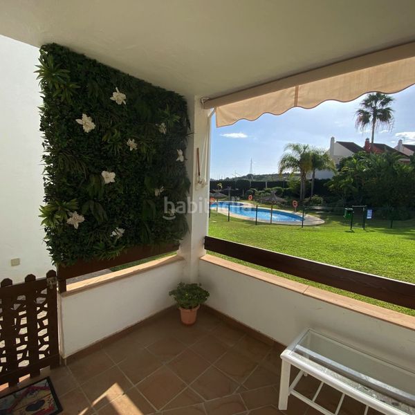 Foto 08ee2506-ddc6-4355-afb8-a436d1334c87. Casa adossada amb aparcament piscina a La Concha - Resina Golf Estepona