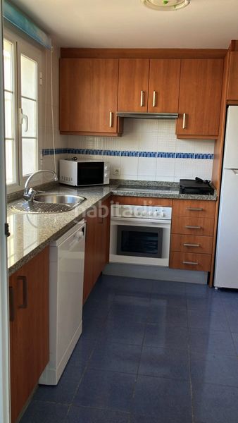 Foto 47cd672f-f5b8-4fe6-93dd-b87b85096cde. Casa adossada amb aparcament piscina a La Concha - Resina Golf Estepona