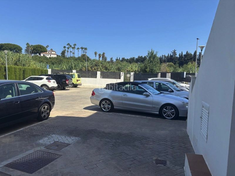 Foto 761d35bb-38ea-4d1e-af00-f179c550abaf. Casa adossada amb aparcament piscina a La Concha - Resina Golf Estepona
