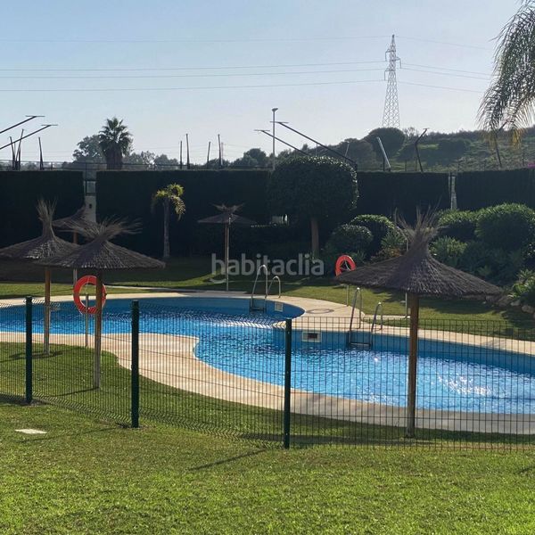 Foto 8b0ca1e1-5caa-4ce1-86f8-beaae5cf37f7. Casa adossada amb aparcament piscina a La Concha - Resina Golf Estepona