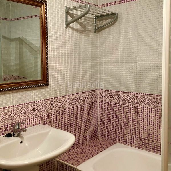 Foto a71d60dc-e3fb-49ef-8e1f-4d5201117f05. Casa adossada amb aparcament piscina a La Concha - Resina Golf Estepona