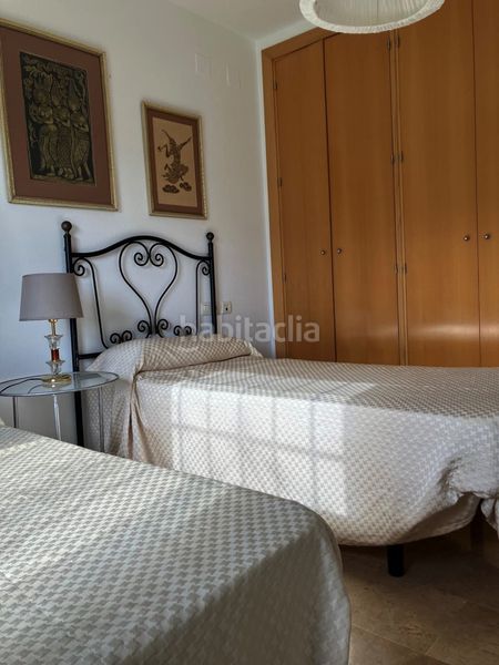 Foto f019dace-7397-4aad-a49e-982b4afd2bd0. Casa adossada amb aparcament piscina a La Concha - Resina Golf Estepona
