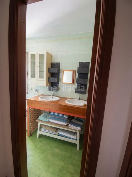 Foto 5e1f2652-d776-4a0c-bd5a-39518f2f3c08. Casa aparellada amb aparcament a Nueva Atalaya Estepona