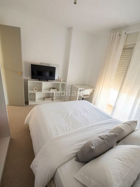 Foto a5d7f45b-2721-4aba-a652-edab24aad01e. Casa aparellada amb aparcament a Nueva Atalaya Estepona