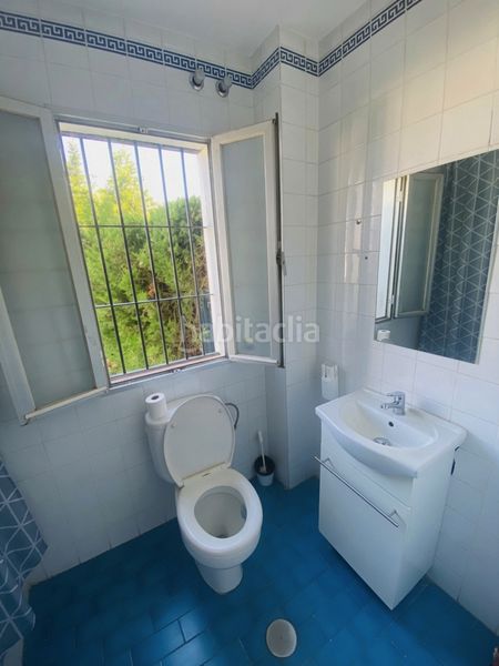 Foto baa1473a-4634-4104-8fa0-c7f48b6204f8. Casa aparellada amb aparcament a Nueva Atalaya Estepona