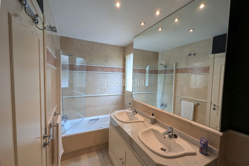 Foto d7f14d70-4271-4b9d-b048-e4369dc141be. Planta baixa amb aparcament piscina a Aloha Marbella