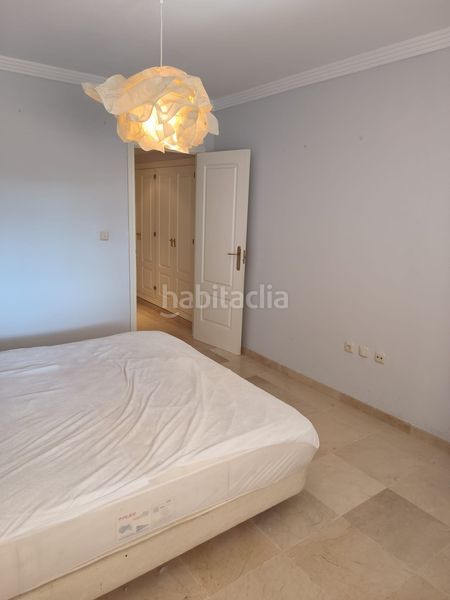Foto 512d9450-2735-4f89-b5bf-9e3b90601cab. Apartament amb aparcament piscina a Río Real Marbella