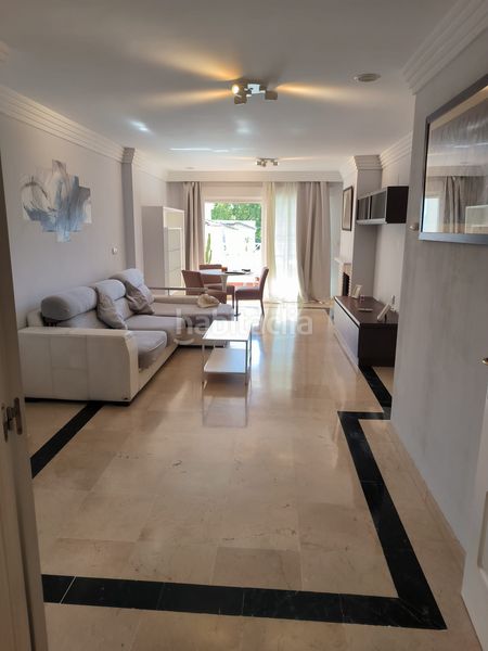 Foto c50cf265-3eba-4564-b25f-3d91edfd148b. Apartament amb aparcament piscina a Río Real Marbella