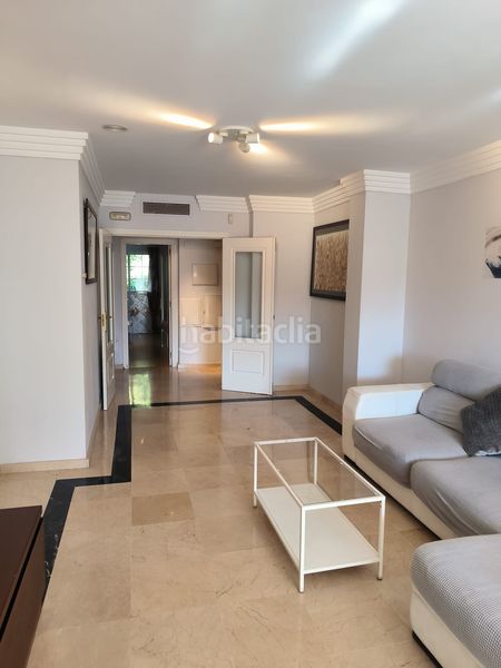 Foto c57c6f81-fea6-418a-b70b-3b8d606477f7. Apartament amb aparcament piscina a Río Real Marbella
