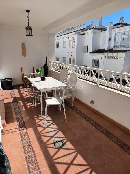 Foto ebfe30fb-6958-41a3-bb5a-1a77352b29b8. Apartament amb aparcament piscina a Río Real Marbella