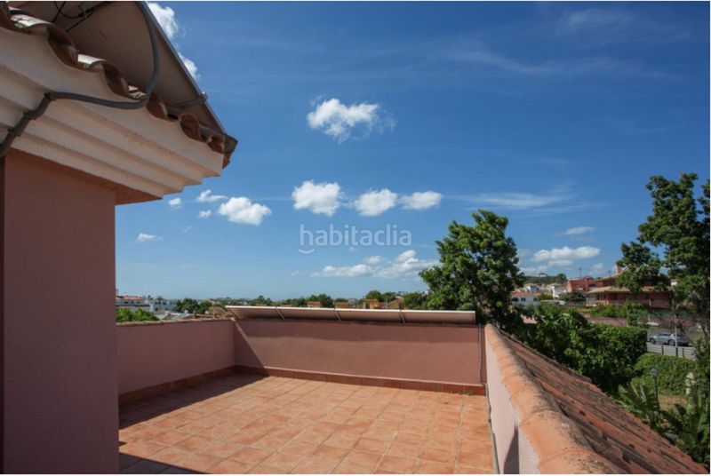 Foto 1ae3508a-87ca-4ea5-a5ac-f239145b4f02. Casa amb aparcament piscina a San Luis de Sabinillas Manilva