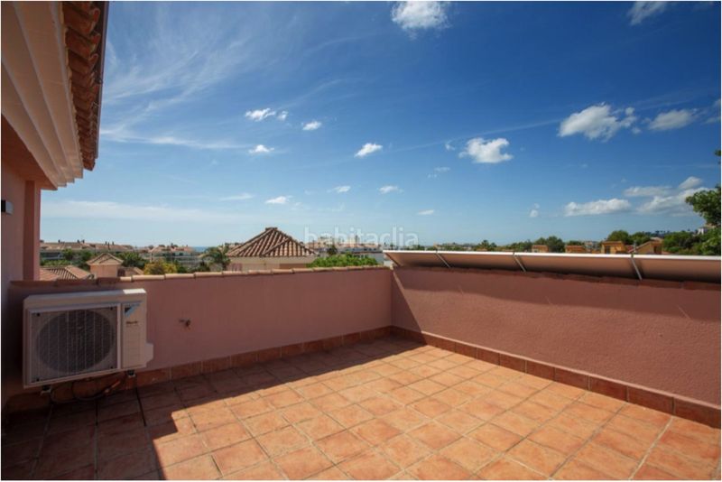 Foto 7a1559ac-5557-42d1-81c3-abc5e44d1852. Casa amb aparcament piscina a San Luis de Sabinillas Manilva