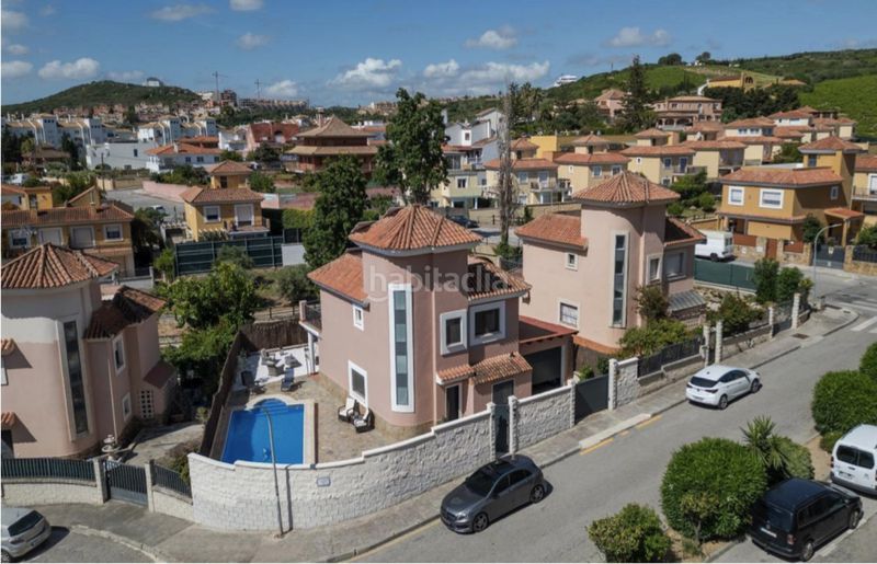 Foto a0e8c309-70a8-40cb-a1fb-6ba7d17bc4fb. Casa amb aparcament piscina a San Luis de Sabinillas Manilva