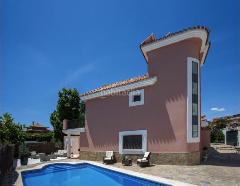 Foto b413750b-0c6f-4e8a-830f-caee6e940546. Casa amb aparcament piscina a San Luis de Sabinillas Manilva
