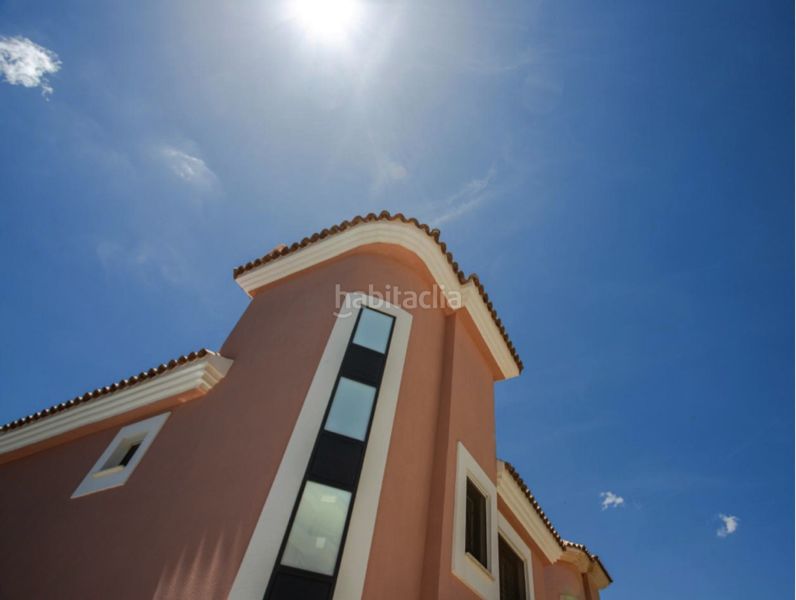 Foto cf912eec-ba5a-4435-8d0a-8d94a44eb803. Casa amb aparcament piscina a San Luis de Sabinillas Manilva