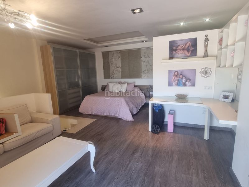 Foto dd7729ec-3f80-4e9f-98f1-e5904769bdb0. Casa adossada amb aparcament a Centro Estepona