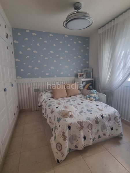 Foto dfec5188-1466-48de-b43a-af6f34cdcdfc. Casa adossada amb aparcament a Centro Estepona