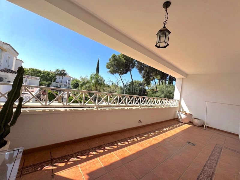 Foto 109c7ead-ba86-48fd-ba4b-4ab1a9f5f5cc. Apartament amb aparcament piscina a Río Real Marbella