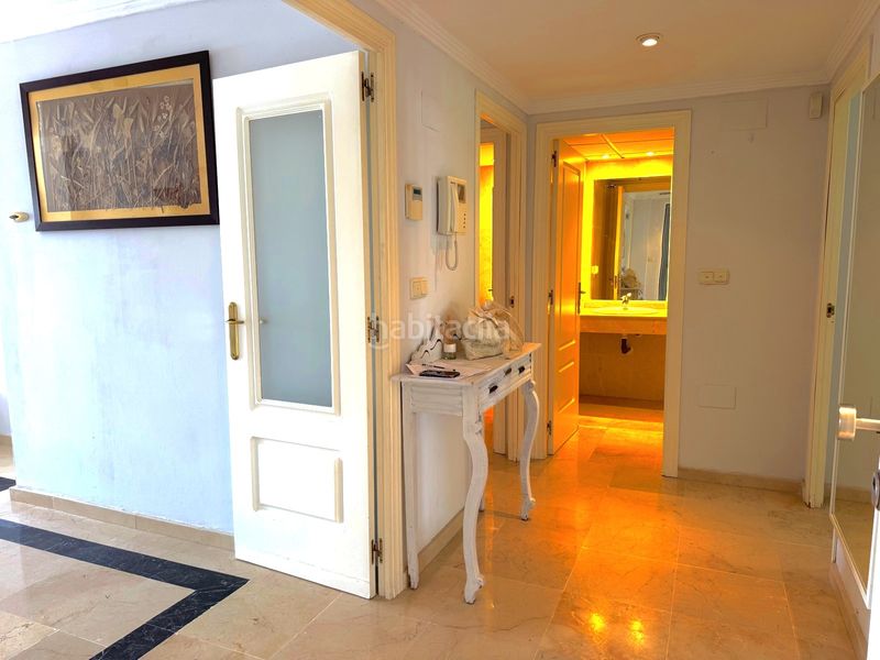 Foto 23160a21-a81c-43cb-b842-045bca12fea9. Apartament amb aparcament piscina a Río Real Marbella