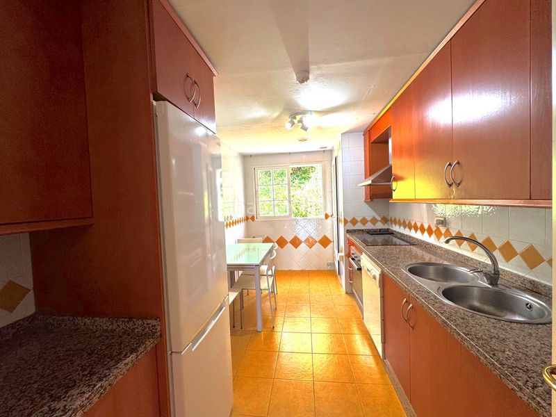 Foto 7c364570-4a58-43a5-b00b-1c16b9dda6cf. Apartament amb aparcament piscina a Río Real Marbella