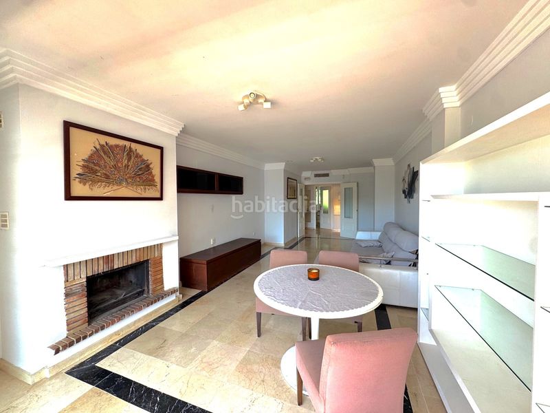 Foto 80a3eb19-0274-4197-97af-f4e20ef6118e. Apartament amb aparcament piscina a Río Real Marbella