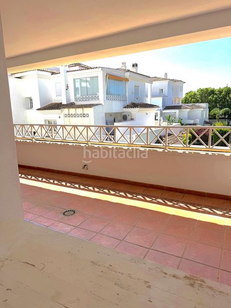 Foto ea814aa2-a8fc-4ffa-a98a-67e098b77dde. Apartament amb aparcament piscina a Río Real Marbella