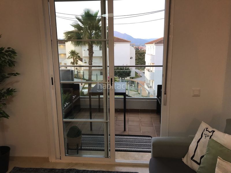 Foto 637526ca-854d-47e8-97bb-0d101429350f. Apartament amb aparcament piscina a Alcorrín Manilva