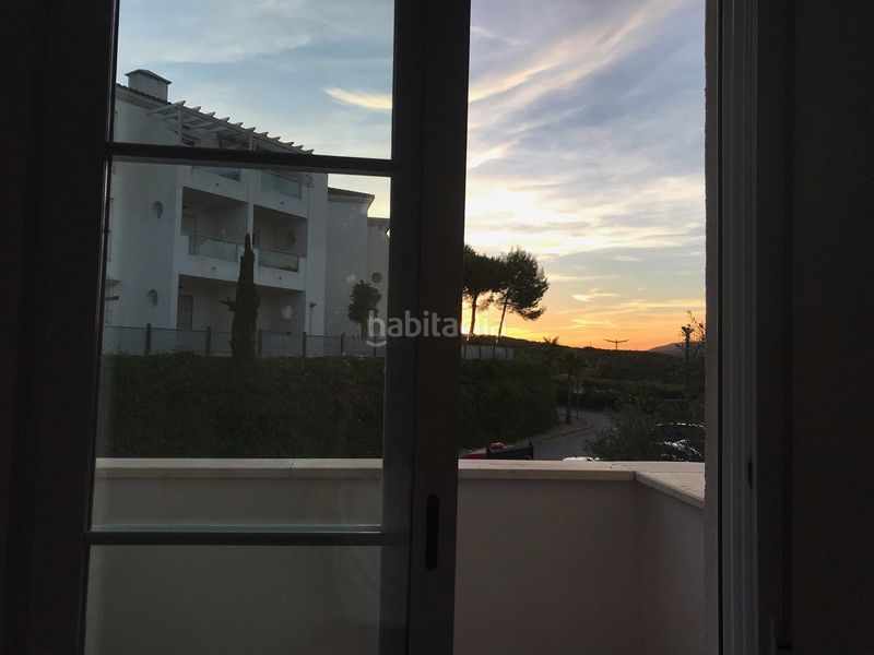 Foto 81bd7b25-a69f-42f0-abaf-def46e20fc08. Apartament amb aparcament piscina a Alcorrín Manilva