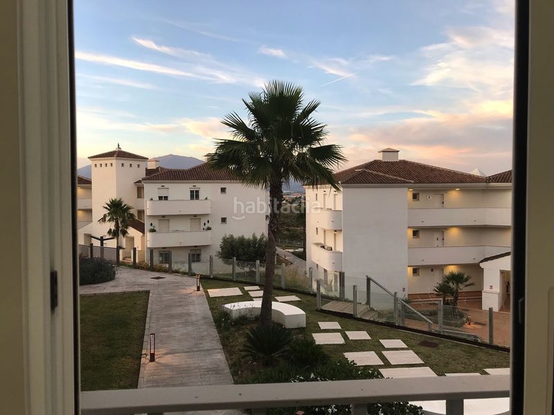 Foto 84b6d40e-4883-499e-8b03-62bda0872de7. Apartament amb aparcament piscina a Alcorrín Manilva
