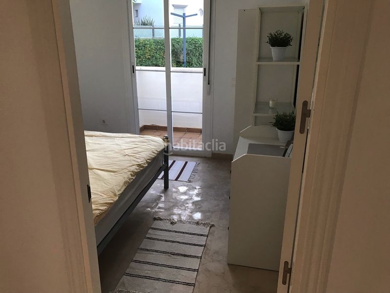Foto 9006ec6f-5ffe-447e-bc01-5a03dbe73702. Apartament amb aparcament piscina a Alcorrín Manilva