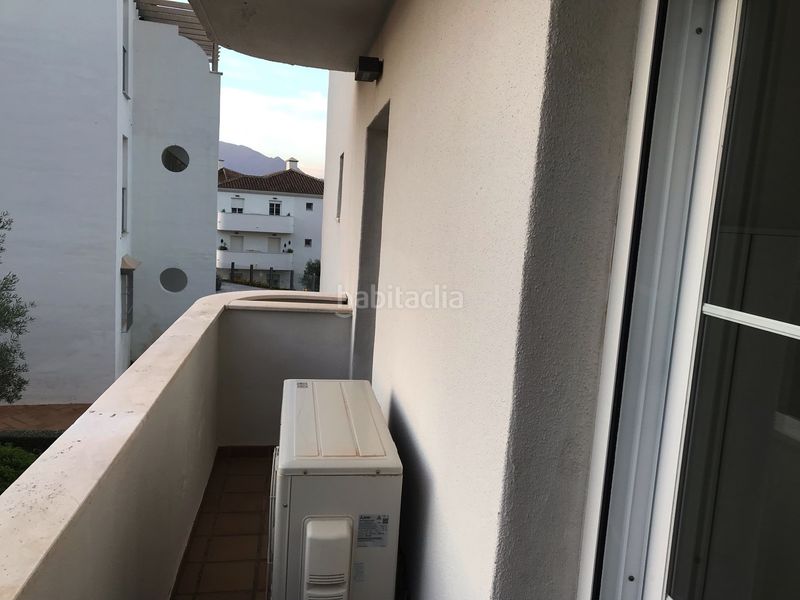 Foto b834d9b9-1e7a-4657-a6fa-d7d9bfe1cb03. Apartament amb aparcament piscina a Alcorrín Manilva
