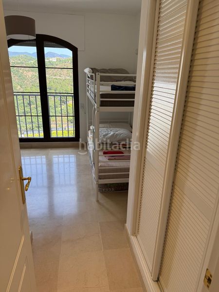 Foto 43a5a9bb-1095-4744-96f2-5da579704914. Àtic amb aparcament piscina a los arqueros - puerto del almendro Benahavís