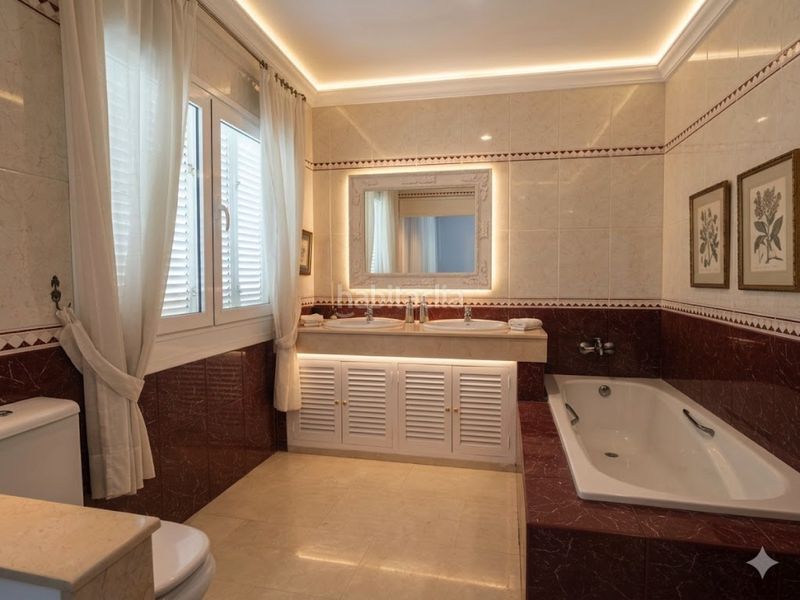 Foto cb59d285-cf4e-41f8-b091-44b92e8b7b93. Casa adossada amb aparcament piscina a Rodeo Alto - Guadaiza - La Campana Marbella