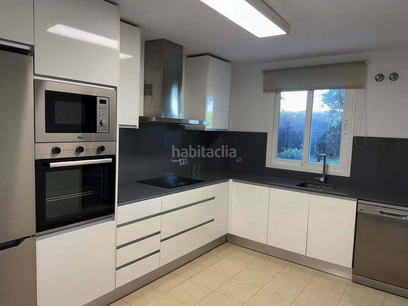 Foto d2a1e41e-b025-483a-89ef-14ad0fbf0555. Planta baixa amb aparcament piscina a Alcorrín Manilva
