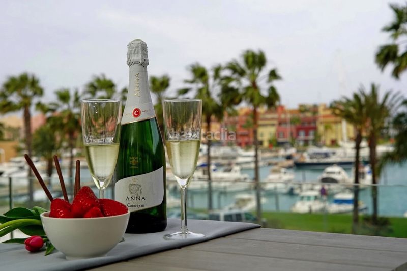 Foto 4925eec0-41c0-4432-8175-5df1ffb2f87b. Apartament amb aparcament piscina a puerto de Sotogrande-la marina Sotogrande