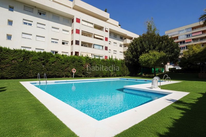 Foto c03e90f4-0525-45b3-9cdf-ce9fae6064b0. Apartament amb piscina a Casco Antiguo Marbella