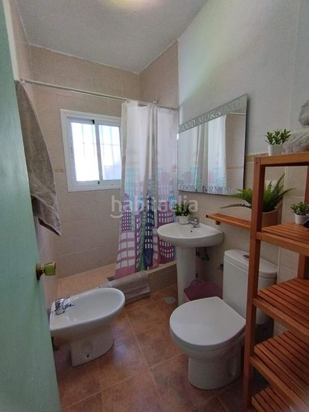 Foto 881a9d16-d9f4-41ee-9807-dc19e292ce9d. Casa aparellada a Centro Estepona