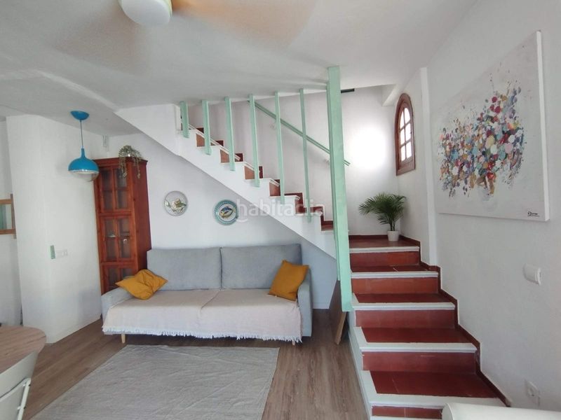 Foto d1080b21-109f-4075-a969-42d092cbe58f. Casa aparellada a Centro Estepona