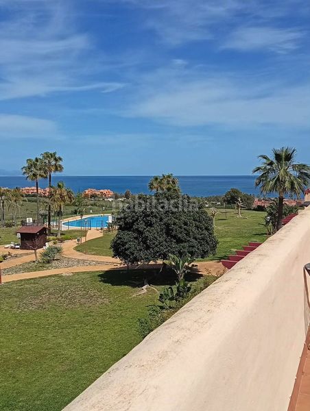 Foto a17c3516-55d1-41fe-a963-7b9f818b2c8f. Casa aparellada amb aparcament piscina a Alcorrín Manilva