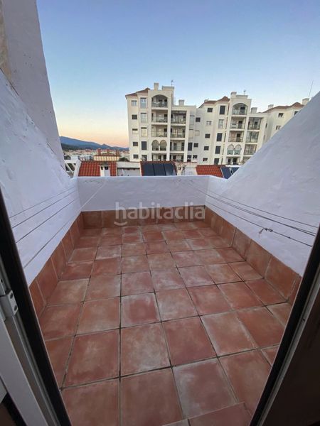 Foto 8a9be140-8010-4a5c-9599-fa6e696aef01. Casa adossada amb aparcament piscina a Huerta Nueva Estepona