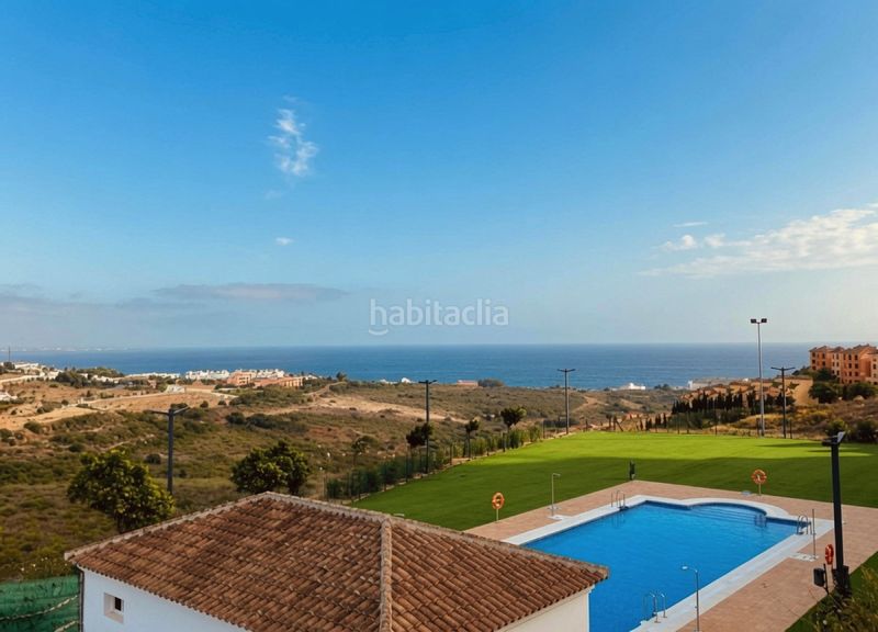 Foto c12d9d3f-457c-49fa-894f-5d930aac2577. Planta baixa amb aparcament piscina a Alcorrín Manilva
