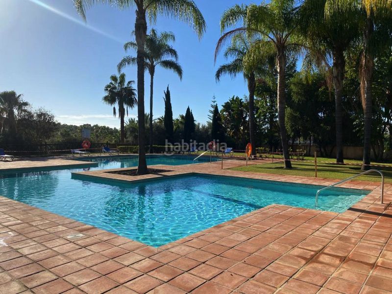 Foto 24a884c1-901d-444a-9244-e471983cc172. Planta baixa amb aparcament piscina a Nueva Atalaya Estepona