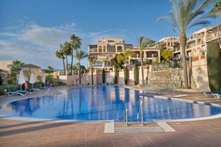 Rent Apartment in Benatalaya. Apartamento en primera línea de golf en marques de atalaya estep