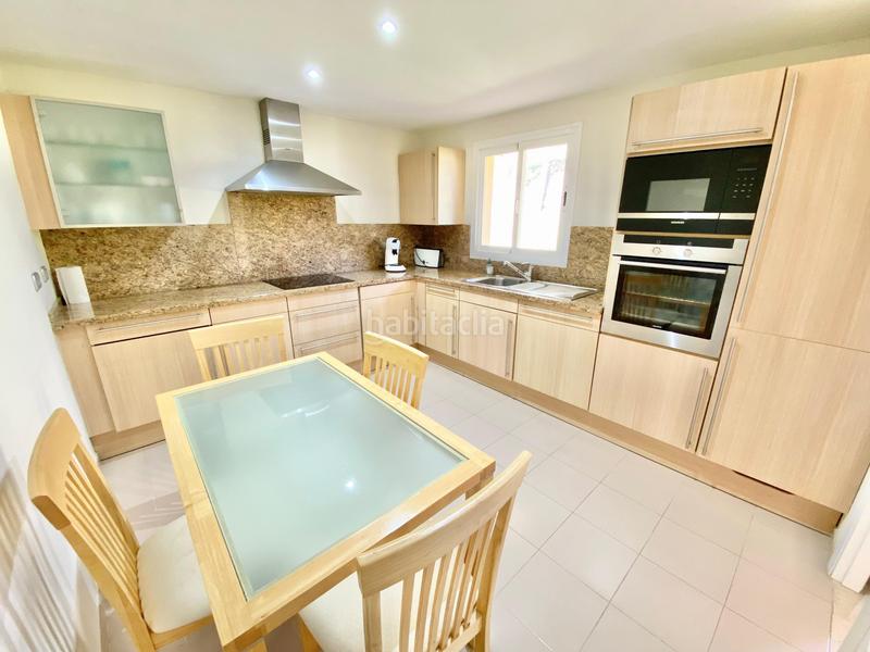 Foto 027da897-42a4-4eac-8799-a87252264146. Miete appartement mit parking pool in Benatalaya Estepona