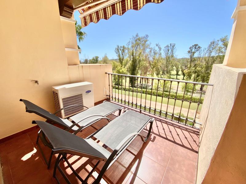 Foto 738fea02-82d9-4adf-be19-71b8cb8902f2. Miete appartement mit parking pool in Benatalaya Estepona