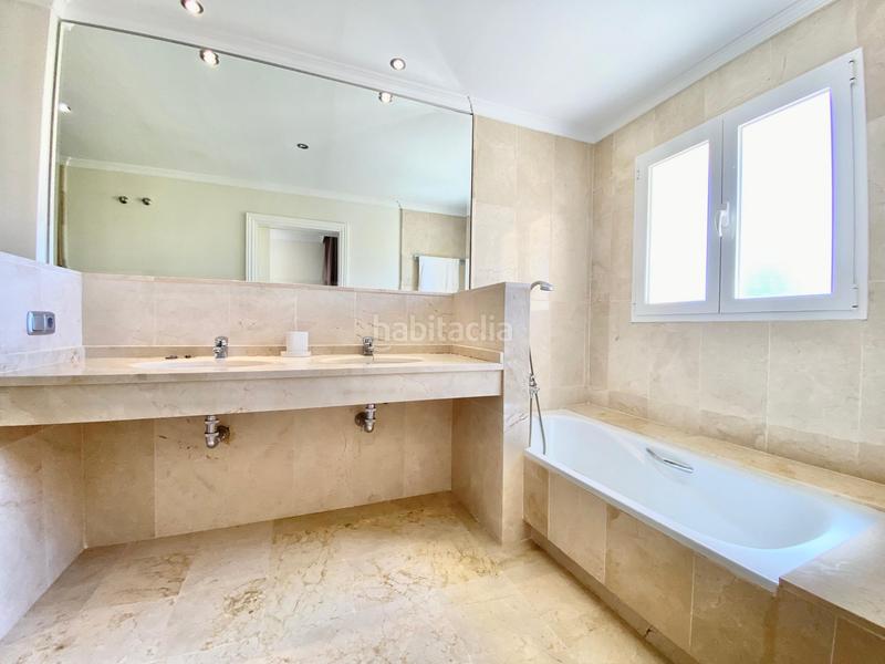 Foto cc4af94f-0cb4-4336-95ce-4fa45c418bc3. Miete appartement mit parking pool in Benatalaya Estepona
