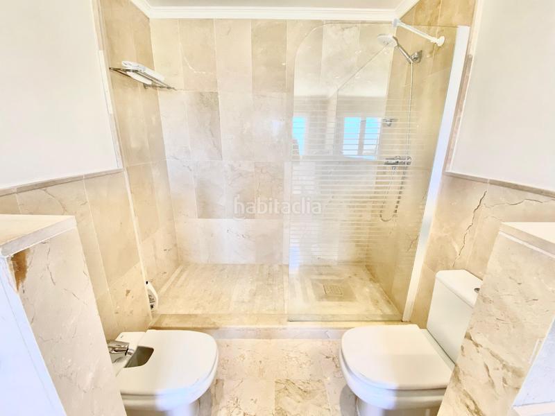 Foto d83d2219-4903-4530-8d19-028cbd7dd652. Miete appartement mit parking pool in Benatalaya Estepona