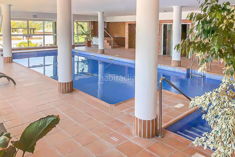 Foto fa25593a-7328-4a35-aef5-16d2522fdf94. Miete appartement mit parking pool in Benatalaya Estepona