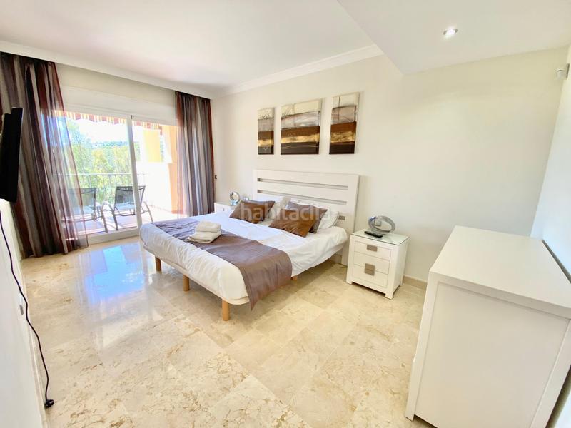 Foto febe3941-d9f1-4a27-8a47-3b039cf1a047. Miete appartement mit parking pool in Benatalaya Estepona